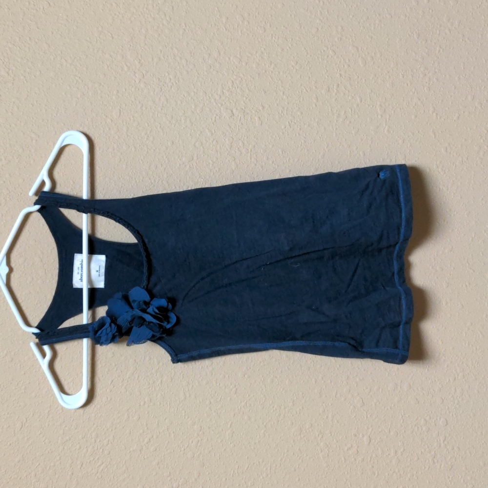 Abercrombie medium navy blue tank top flower